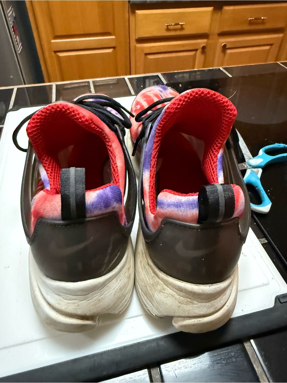 Nike Men’s 13 Tie-Dye Red & Purple Athletic Shoes - Picture 8 of 14